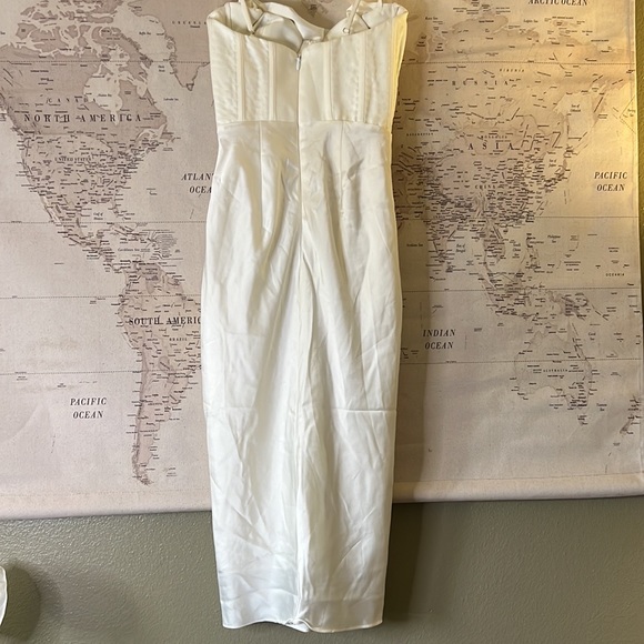 House of CB ‘MYRNA’ Dress Ivory draped midi NWOT - Picture 4 of 8